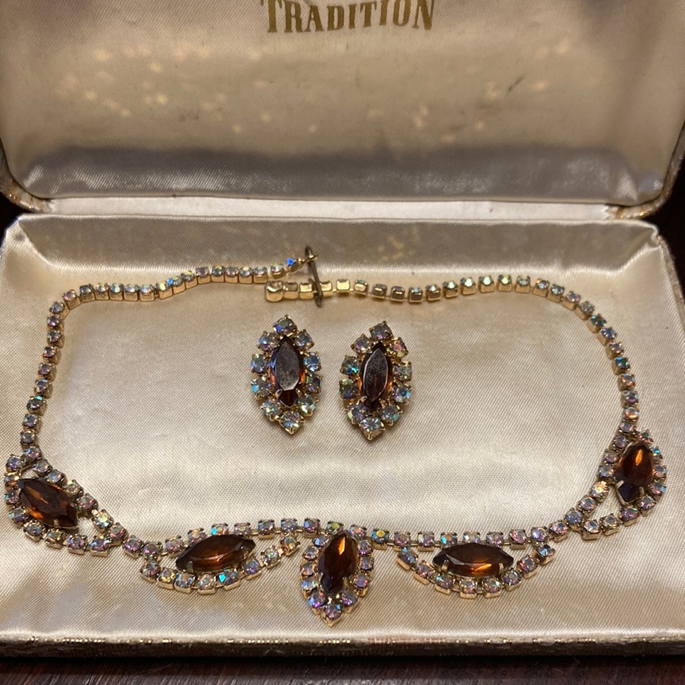 VTG Golden Chocolate Set